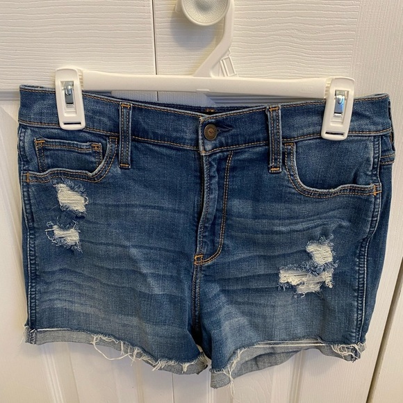 Hollister Ultra High-Rise Short 3” - Picture 1 of 3